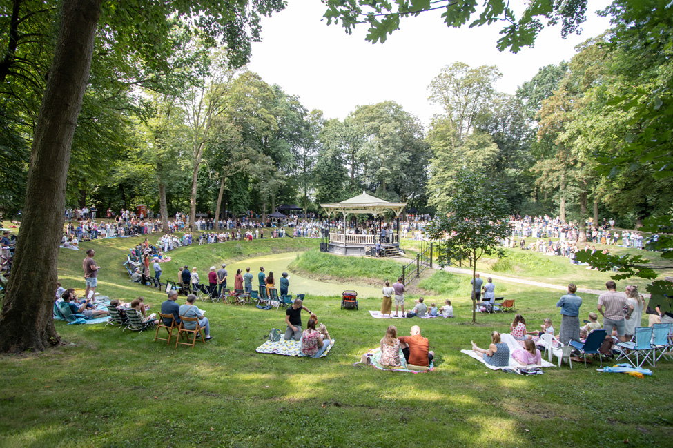 Schitterende Openluchtviering